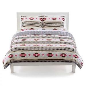 The Big One Aztec Stripe Quilt Set